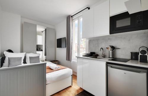 Center Apartment | Studio Cozy - by So Homy, - 1 Bed Room 2 People