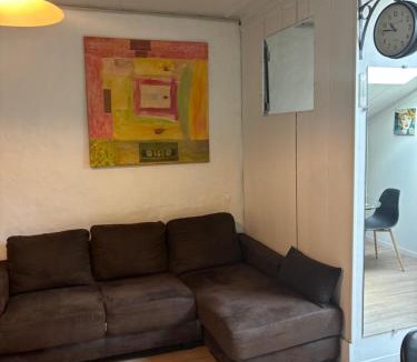 Corbas Apartment | Grand T3 5p, fibre, parking , calme & proche Lyon