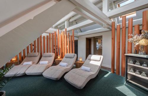 Cruseilles Hotel | Château des Avenieres