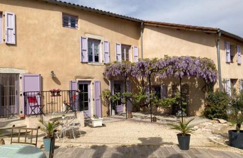 Proulieu House | GITE DU ROY D'AMONT Plaine de l'Ain, repas sur réservation
