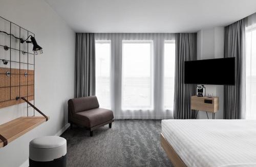 Colombier-Saugnieu Hotel | Moxy Lyon Airport