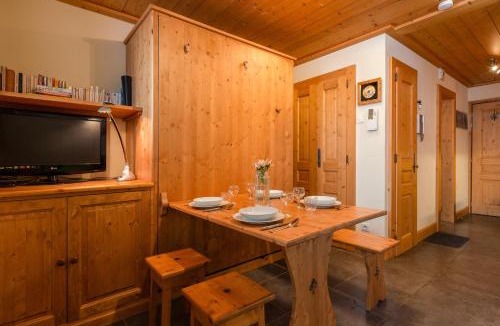 Montroc Apartment | Apt Arsene1 Mont Blanc Views 3-min to Ski - Happy Rentals