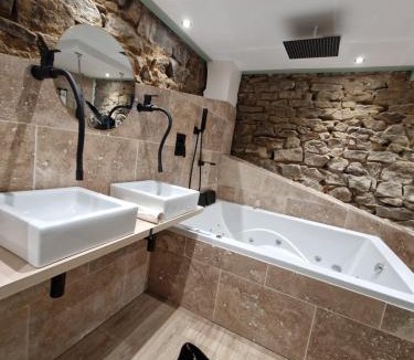 LʼEtrat Apartment | L'éxperience LOVE ROOM