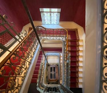 Bourg-en-Bresse Hotel | The Originals Boutique, Hôtel Terminus, Bourg-en-Bresse Gare