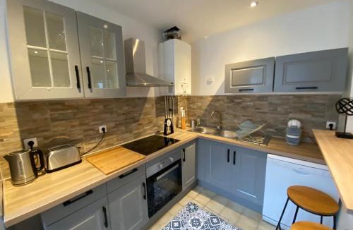 Cret de Roc Apartment | 09 CHIC & COSY GRAND APPART 4 PIECES 75m2 HYPERCENTRE WIFI SMART TV NETFLIX