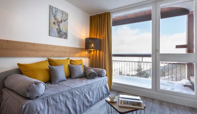 Renovated studio near center, balcony, WiFi