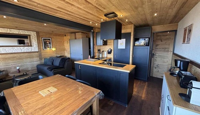 210m from shops, 4th floor, balcony, tv, ski locker, 50m², Alpe d'Huez