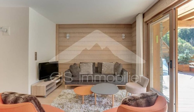 20m from resort center, floor -4, view mountain, terrace, tv, ski locker, 73m², Méribel