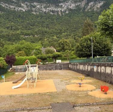 Chaleureux studio sous les toits, proche du lac