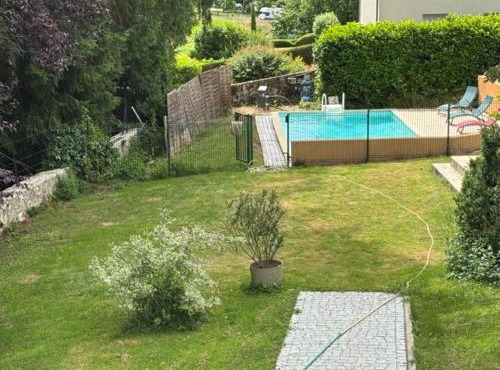 Maison dans village avec Piscine