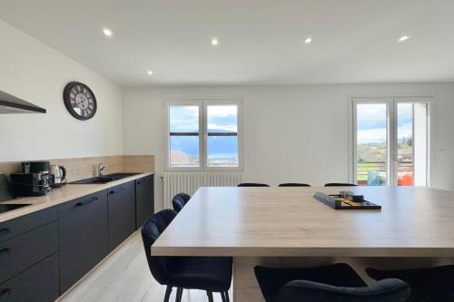 Comfortable Chalet - View of Lake Aiguebelette
